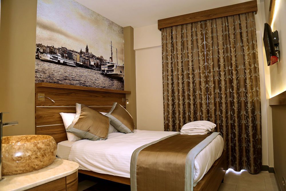 The Pera Hotel Istanbul Room photo